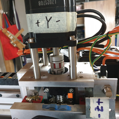 Detailaufnahme des Closed-Loop Schrittmotor auf der Z-Achse der selbstgebauten CNC-Portalfräse