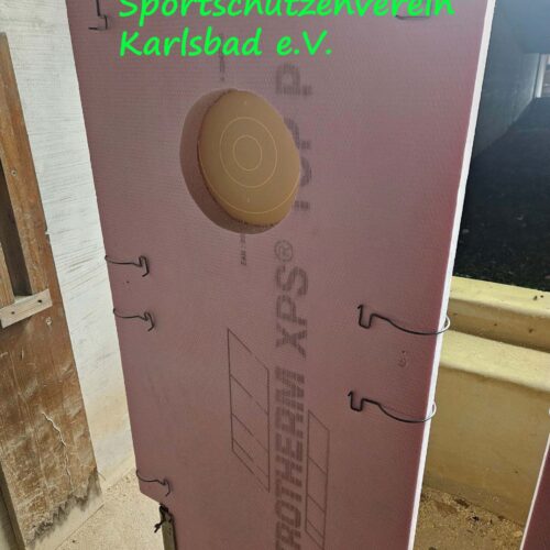 Rückseite des Scheibenträgers mit montierten Federklammern S-Fix-40