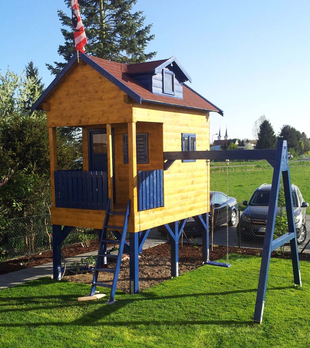 fertiges selbstgebautes Stelzenhaus