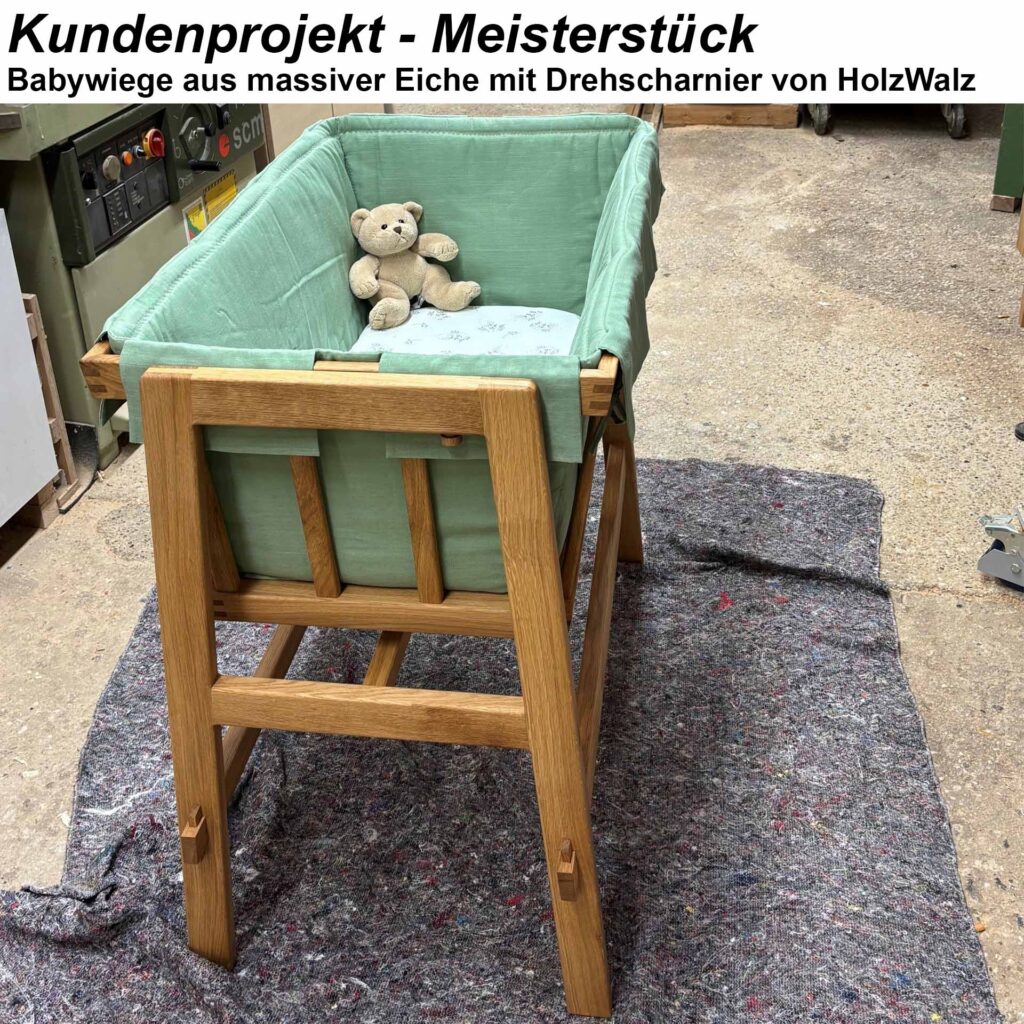 Babywiege aus massiver Eiche mit Drehscharnier von HolzWalz